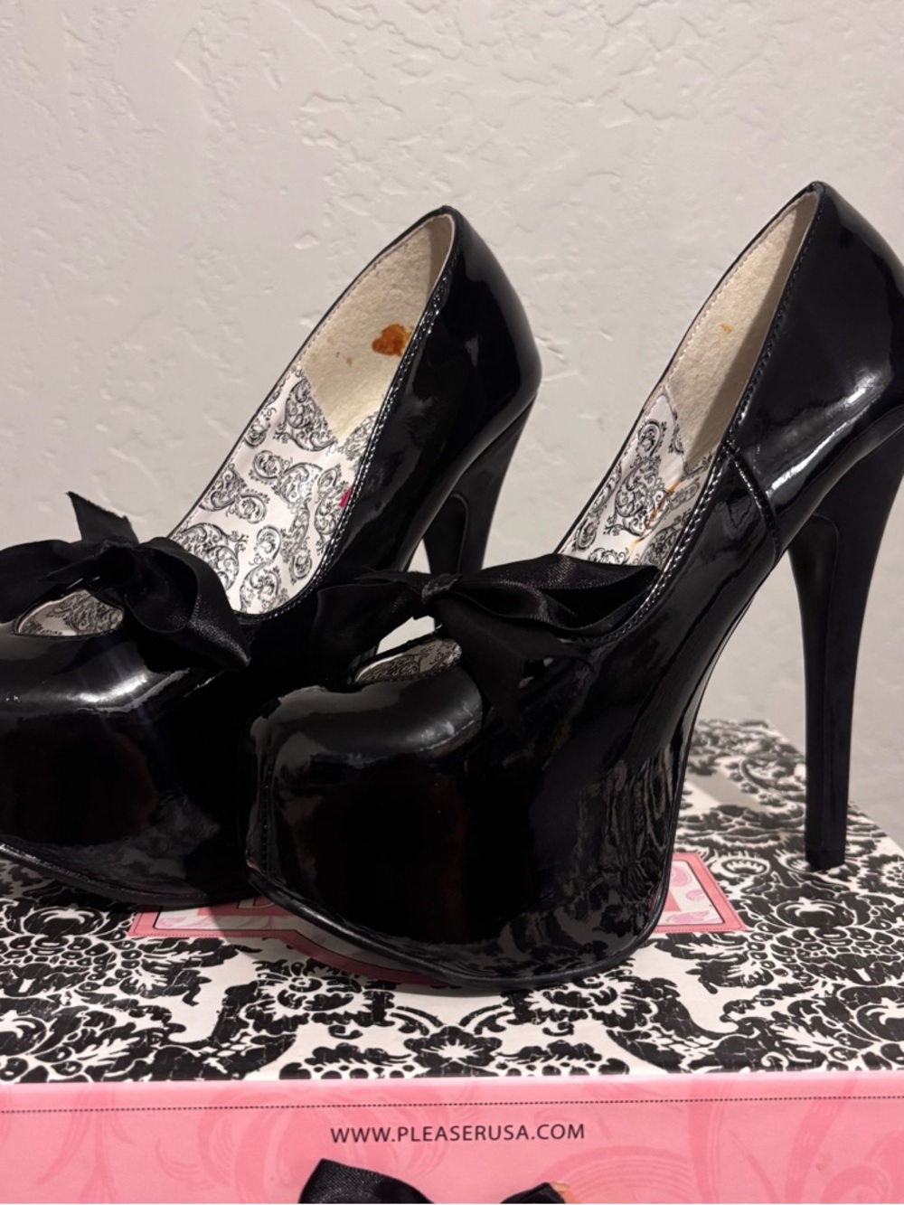 Bordello Black Patent Heart-Cut heels with Ribbon Tie - Picture 2 of 8